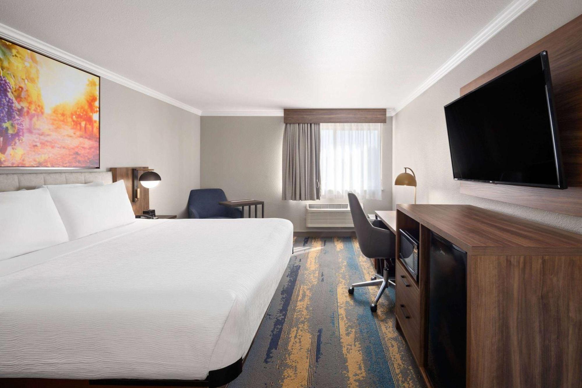 La Quinta Inn & Suites By Wyndham Yakima Downtown Екстер'єр фото